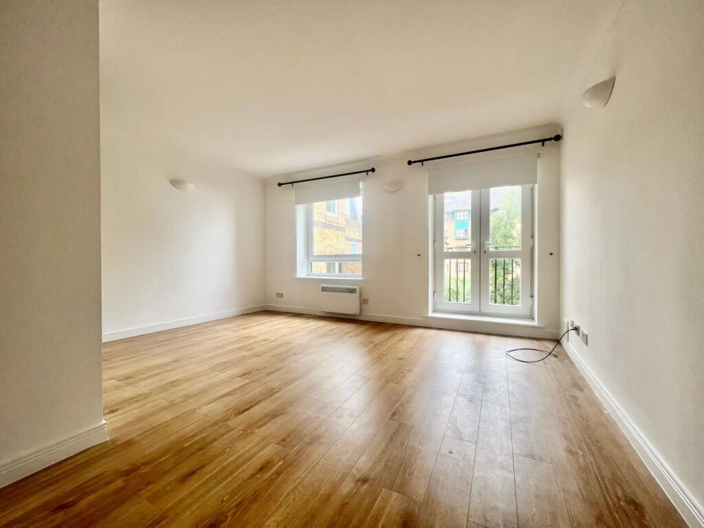 Apartment in Gravesham, Gravesend - View 2