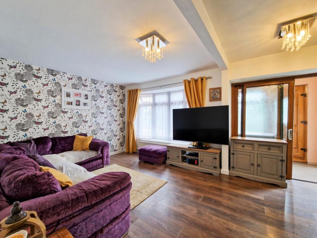 House in Southend-on-Sea - View 4