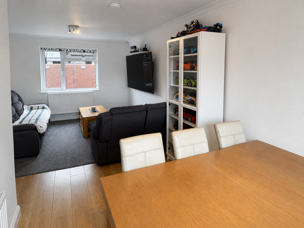 House in Teignbridge, Dawlish - More