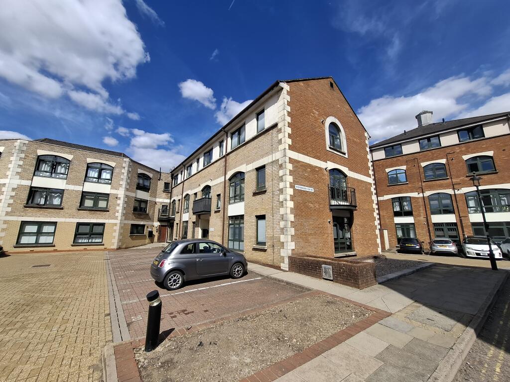 Main image of property: Corner Hall, HEMEL HEMPSTEAD