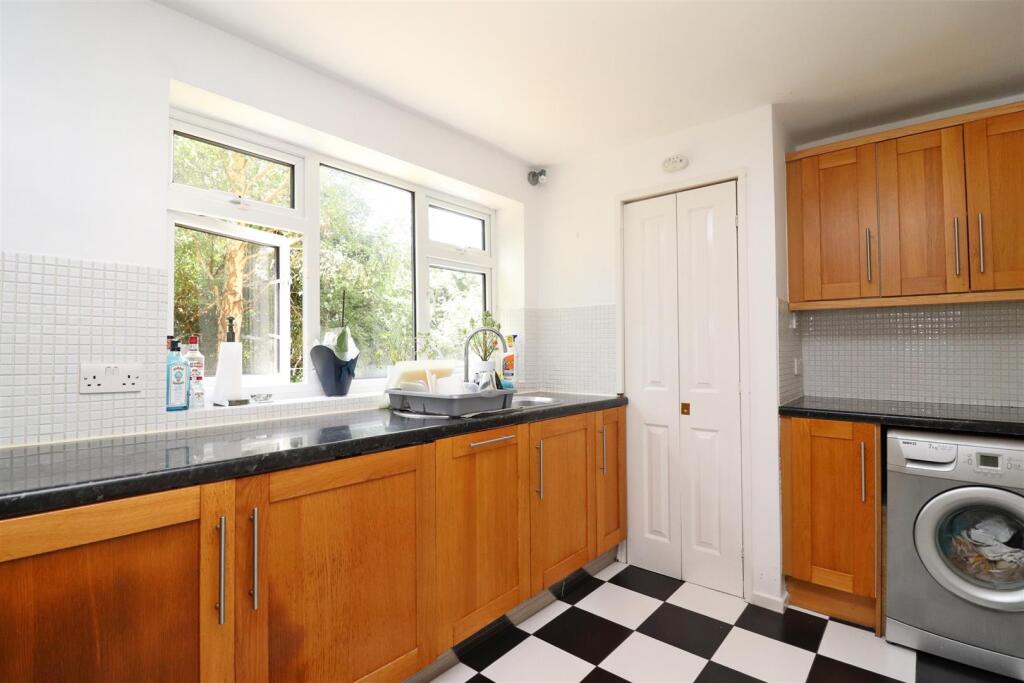 Riverside Road, St. Albans – pohled 6