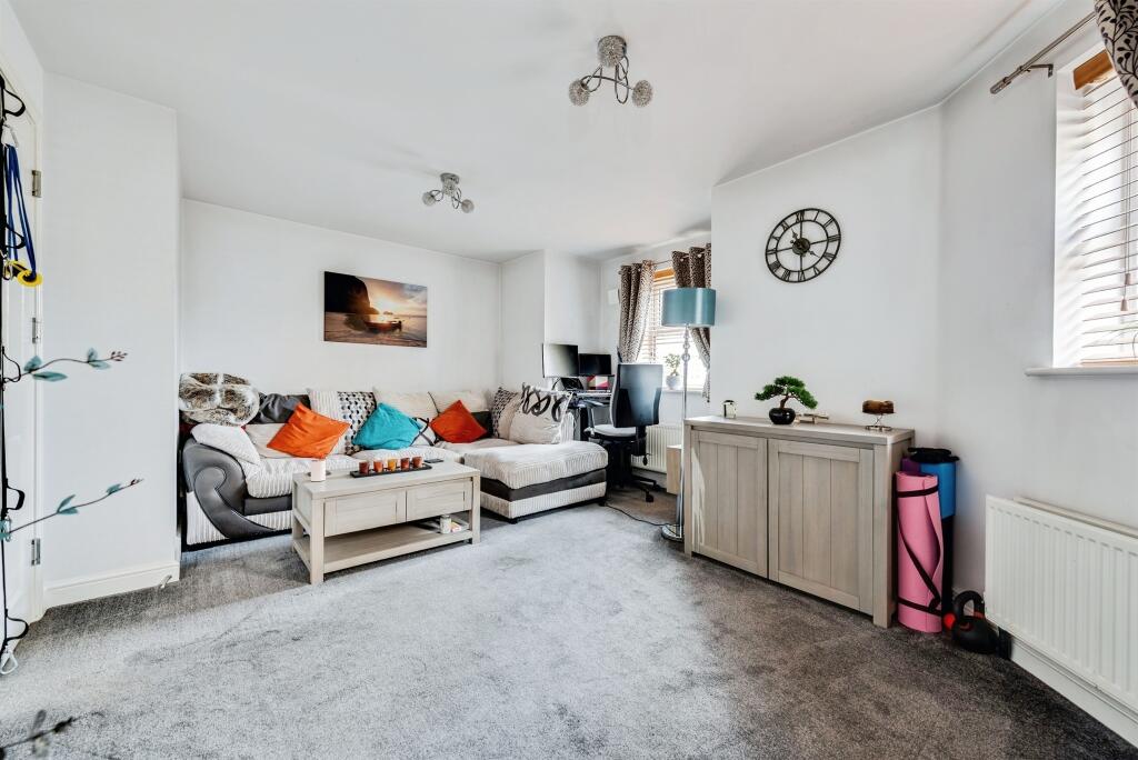 Apartment in West Oxfordshire, Witney - View 3