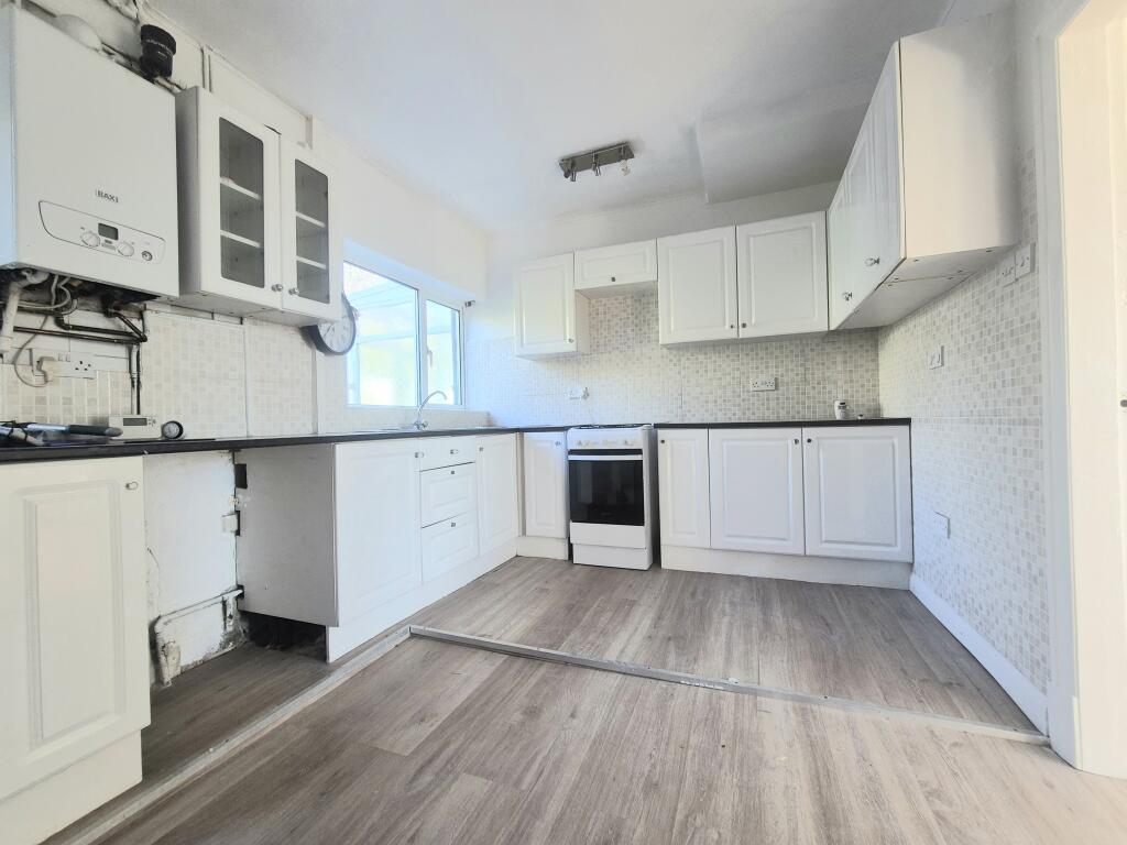 House in Halifax - View 4