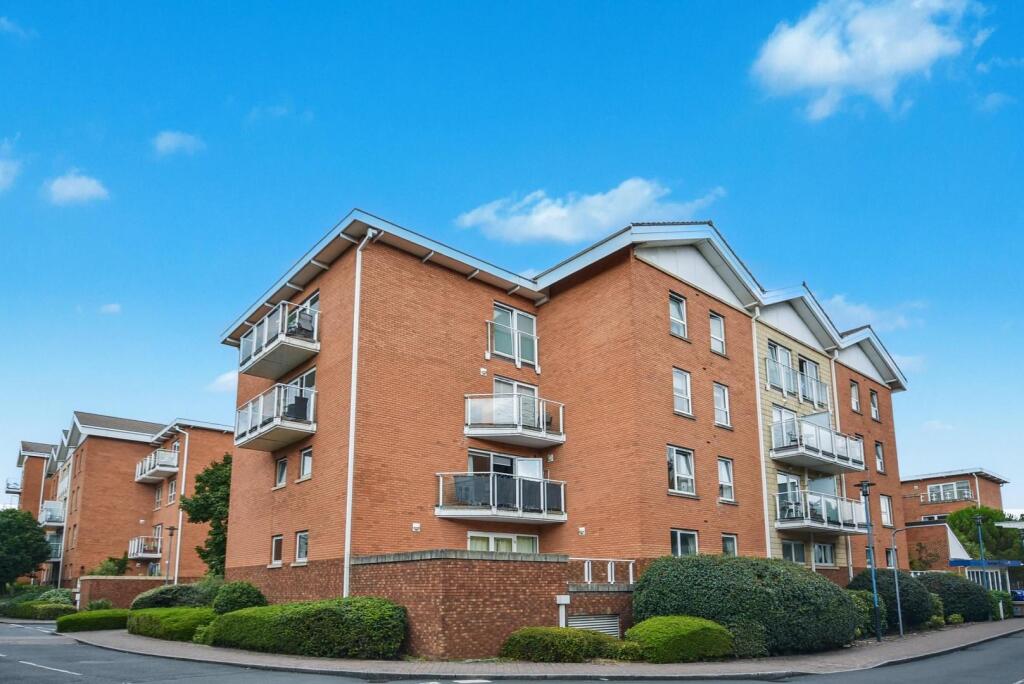 Main image of property: 99 Capri House, Lynton Court, Chandlery Way, Cardiff, CF10 5NG
