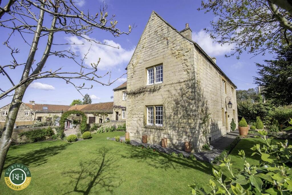 House in Doncaster, Hickleton - More