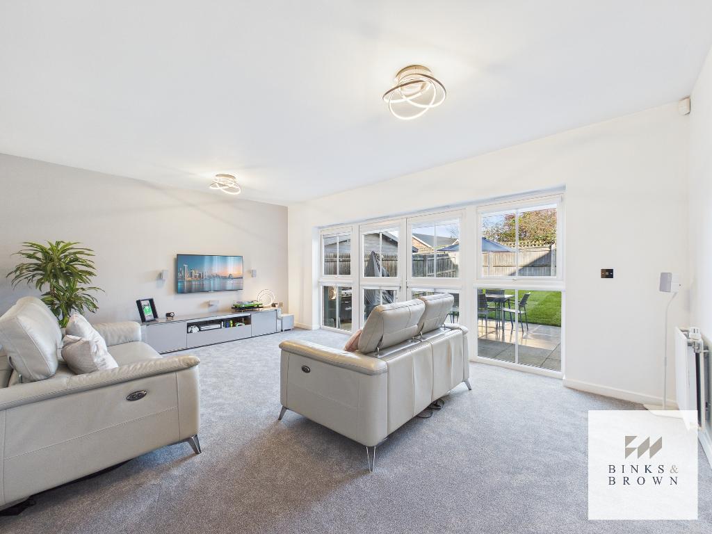 Orchard Way, Stanford Le Hope, Essex, SS17 8FA photo 2