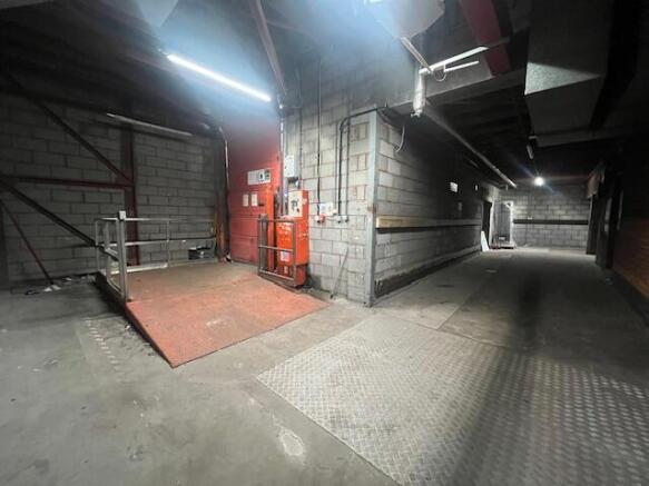 Loading Door And Bay T202602101438.jpg