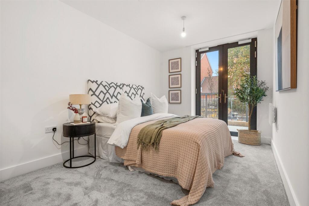 Main image of property: Carnival Place, Wellington Road, Wokingham, Berkshire, RG40