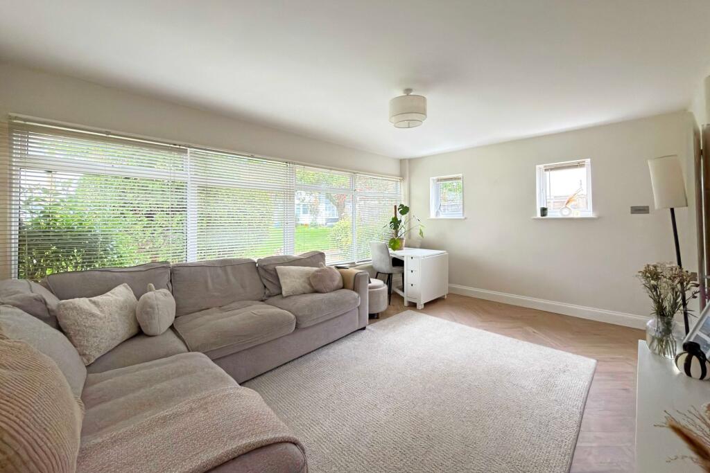 Meadowside, Angmering, BN16 photo 3
