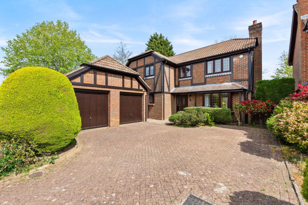 Main image of property: Heathcote, Tadworth, Surrey, KT20 5TH