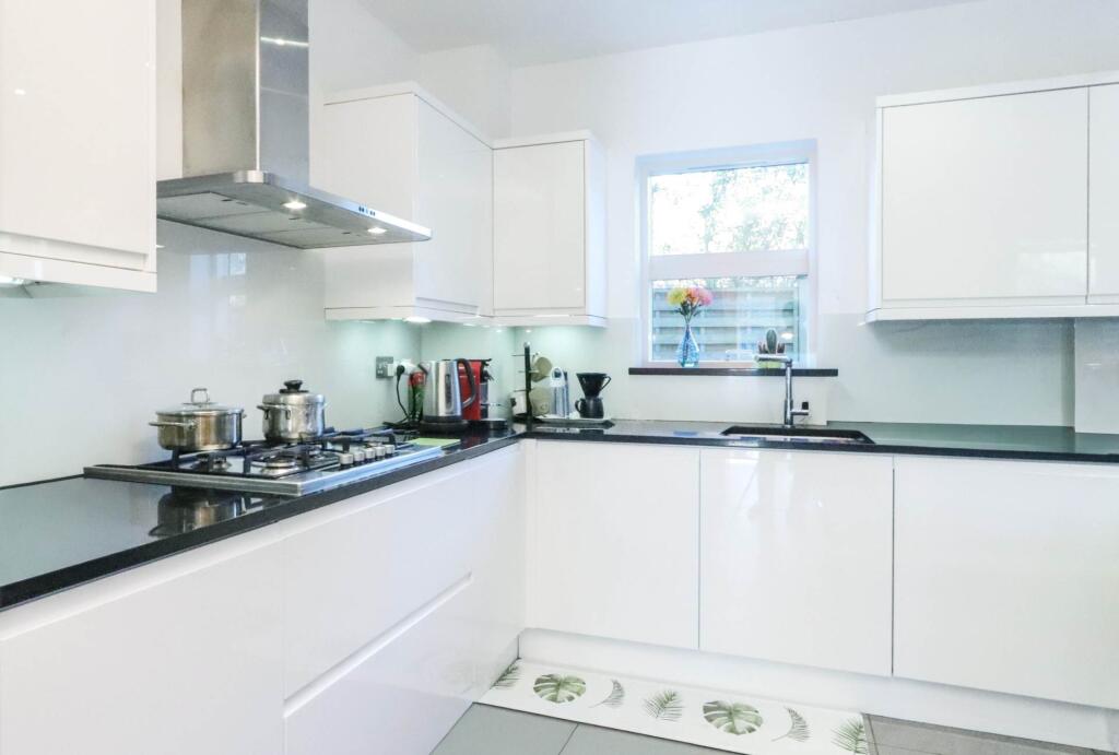 House in Kingston upon Thames - View 4
