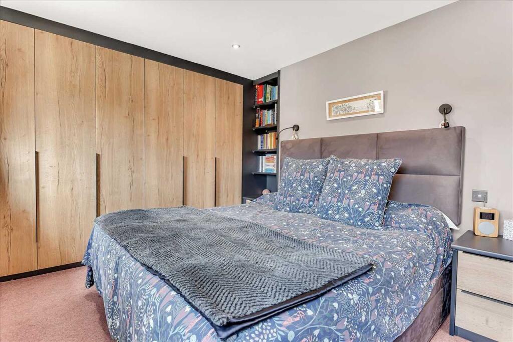 House in Milton Keynes - View 4
