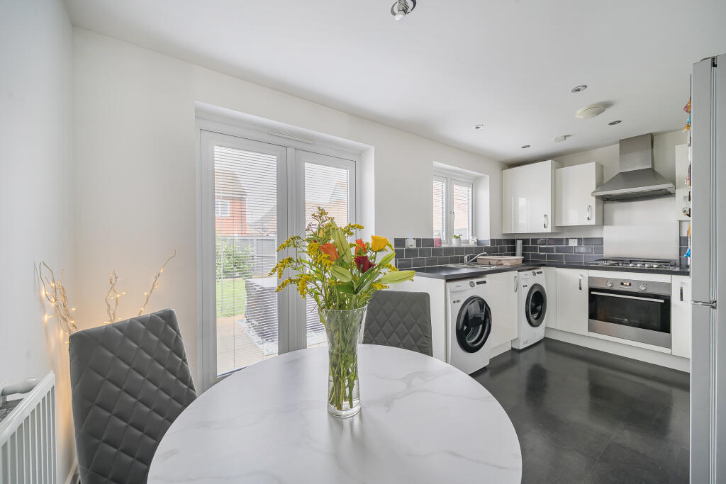 Newmans View, Purton, SN5 4GN photo 2