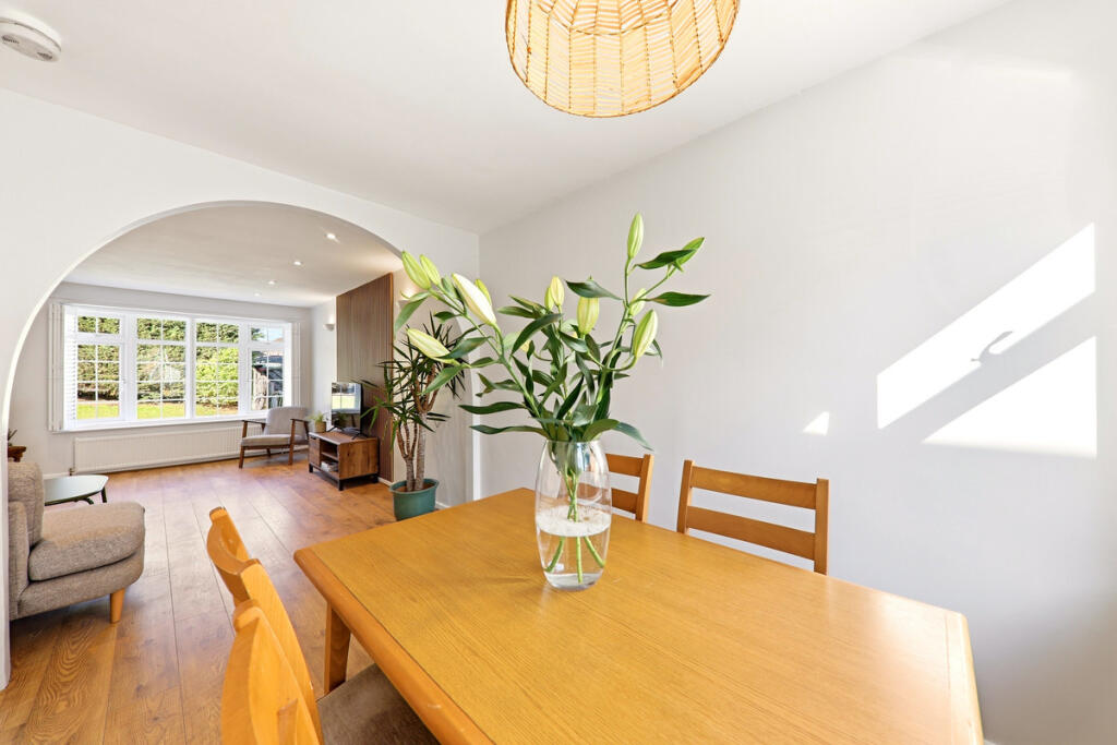 House in Leeds, Little London, Rawdon - View 4