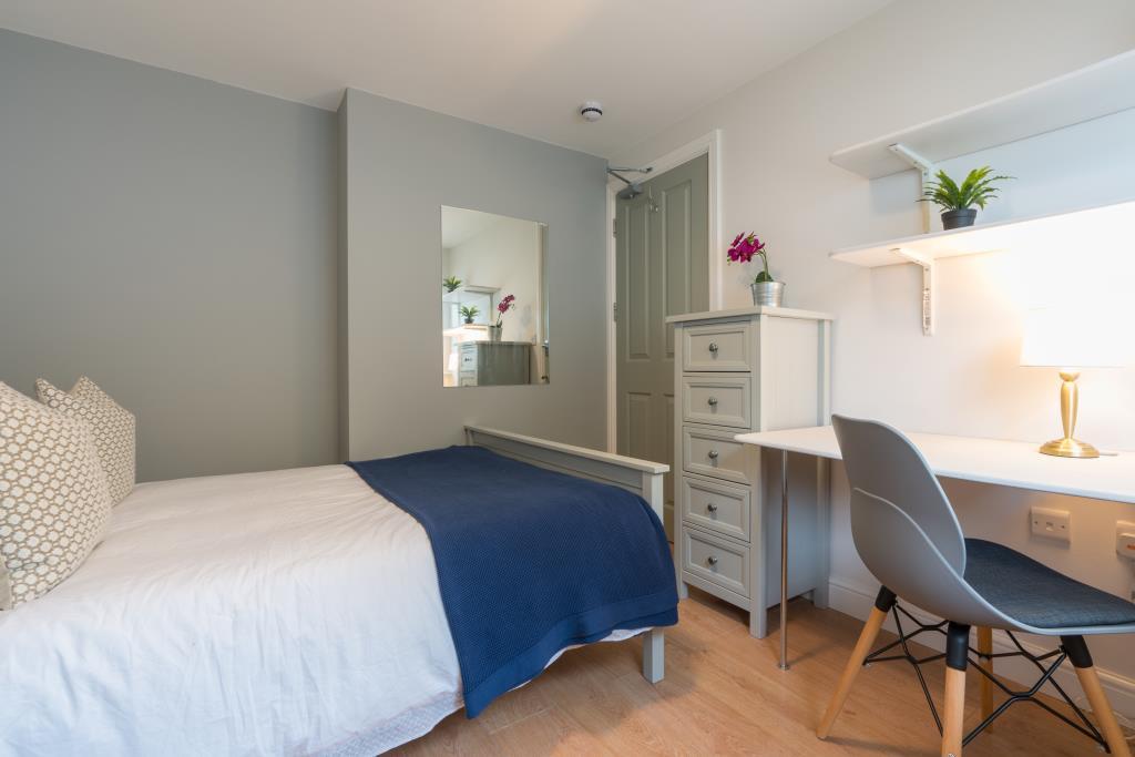 House in Nottingham - View 3