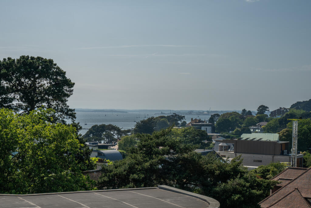 Brudenell Avenue, Canford Cliffs, Poole, Dorset, BH13 photo 3