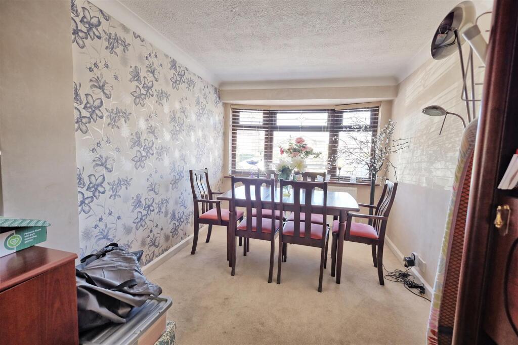 House in East Hertfordshire, Kings Hill, Ware - More