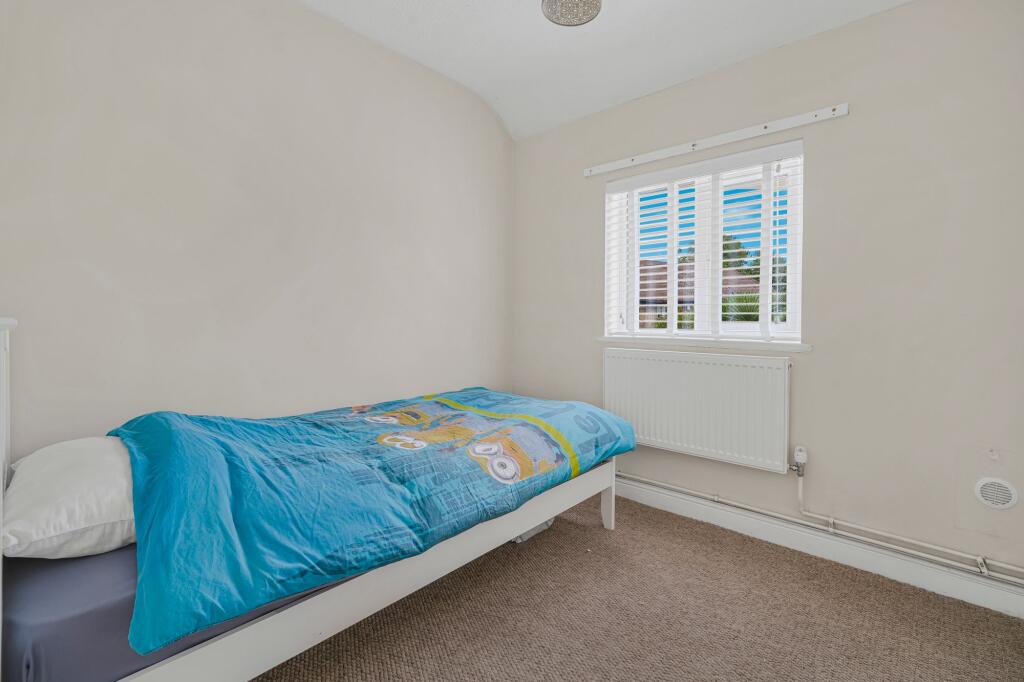 House in Twickenham - More