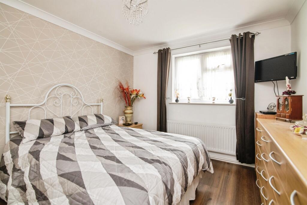 The Pineways, OLDBURY - View 5