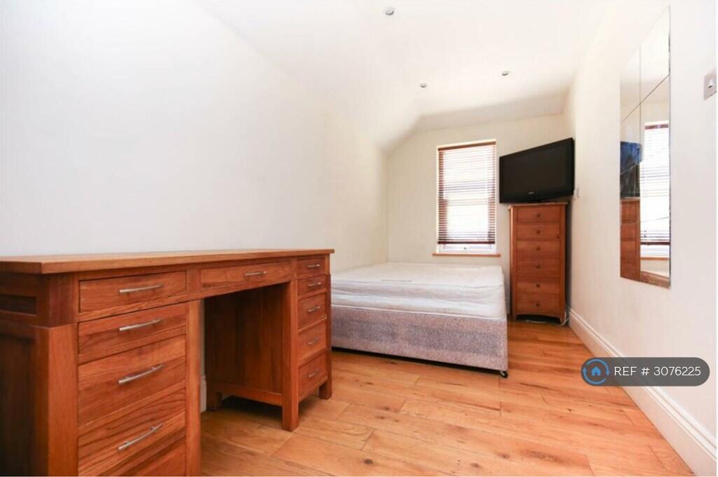 House in Newcastle upon Tyne - View 4