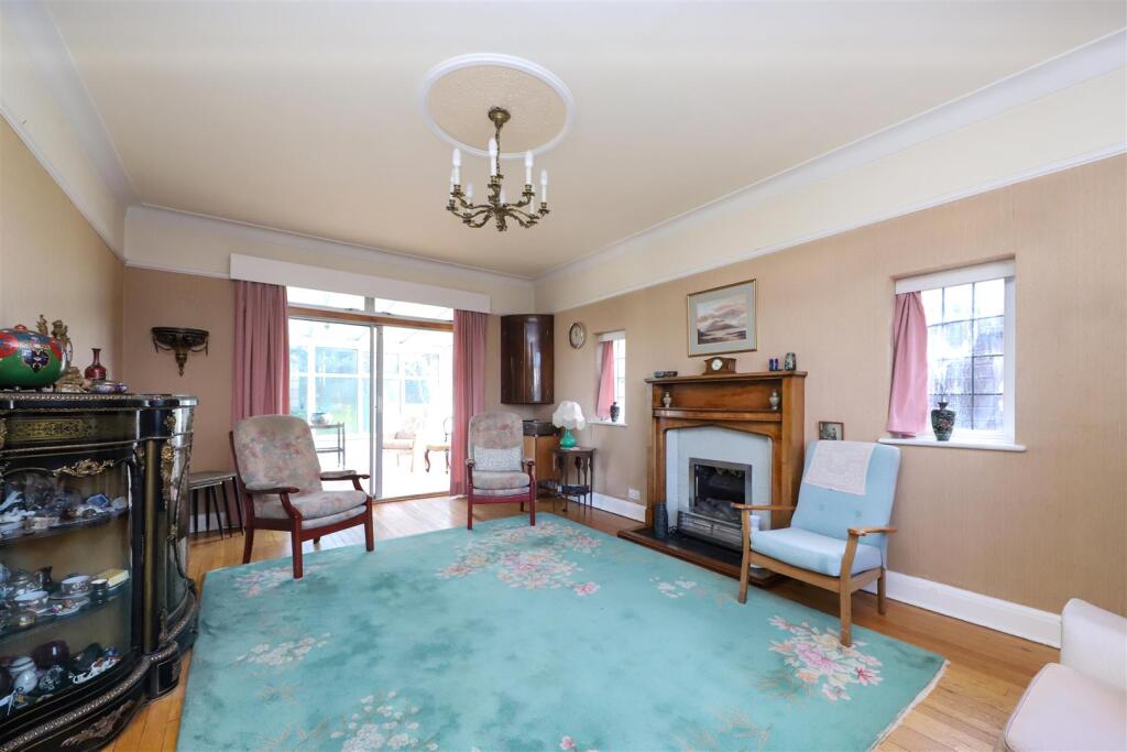 The Ridgeway, Ruislip photo 2