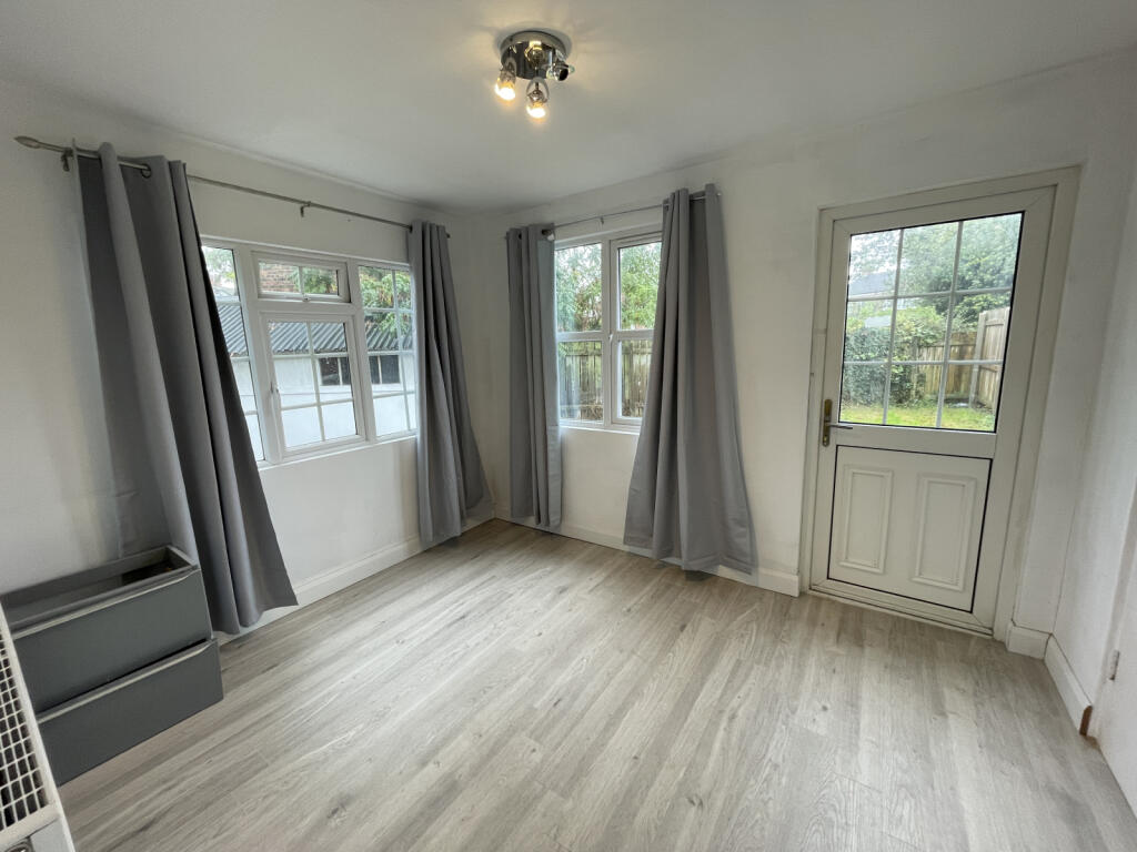 House in Hull, Avenues - More