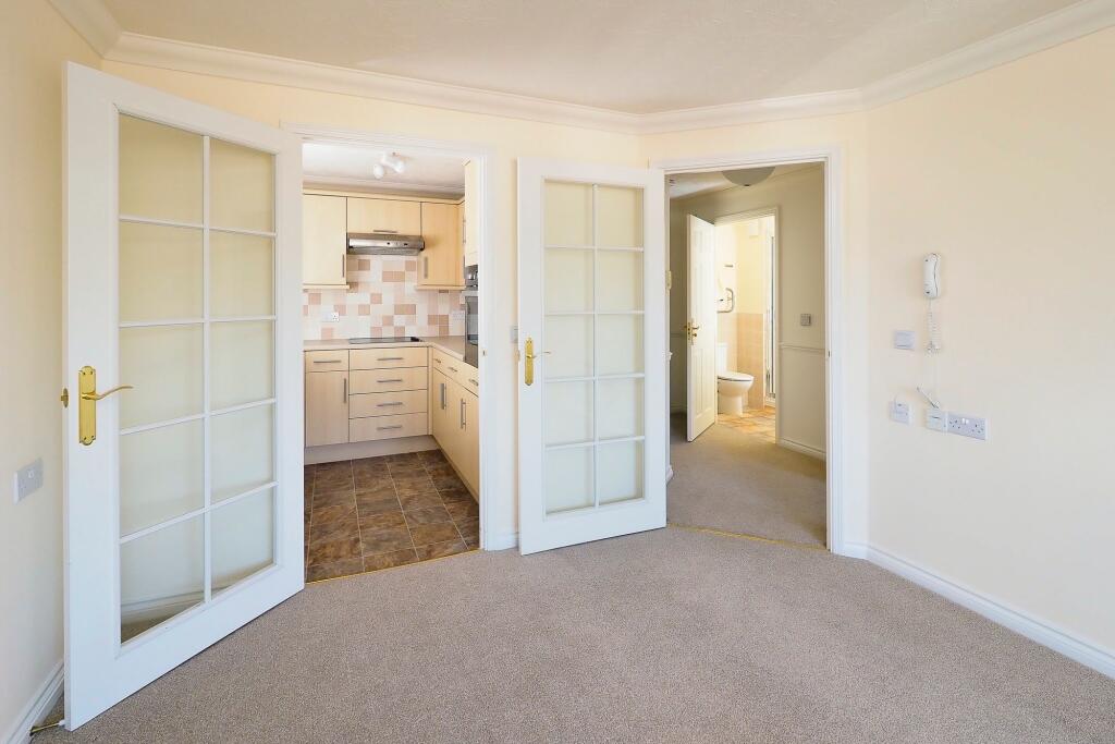 Apartment in Canterbury - View 3