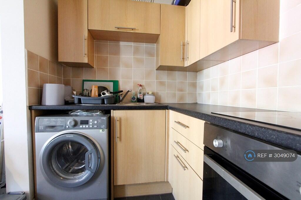 Apartment in Reading - More