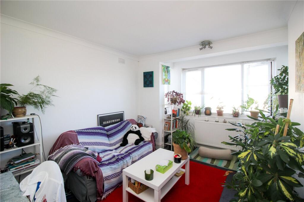 Fairfax Drive, Westcliff-on-Sea, Essex, SS0 photo 2