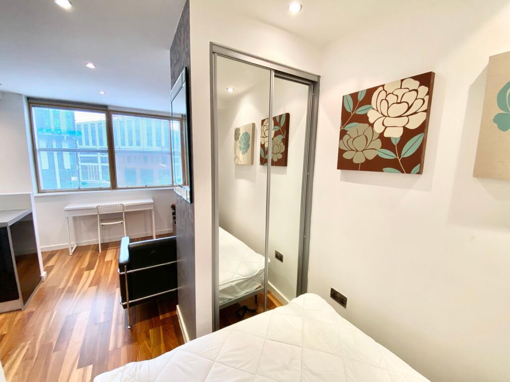 Apartment in Leeds - More
