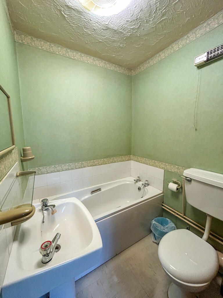 Apartment in Shepton Mallet, Somerset - More
