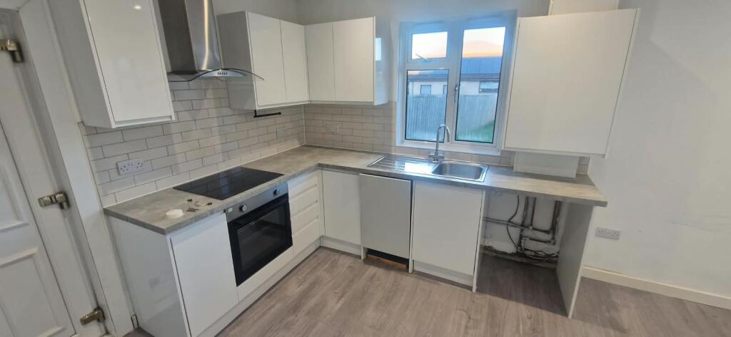 House in Edinburgh, Midlothian - View 5