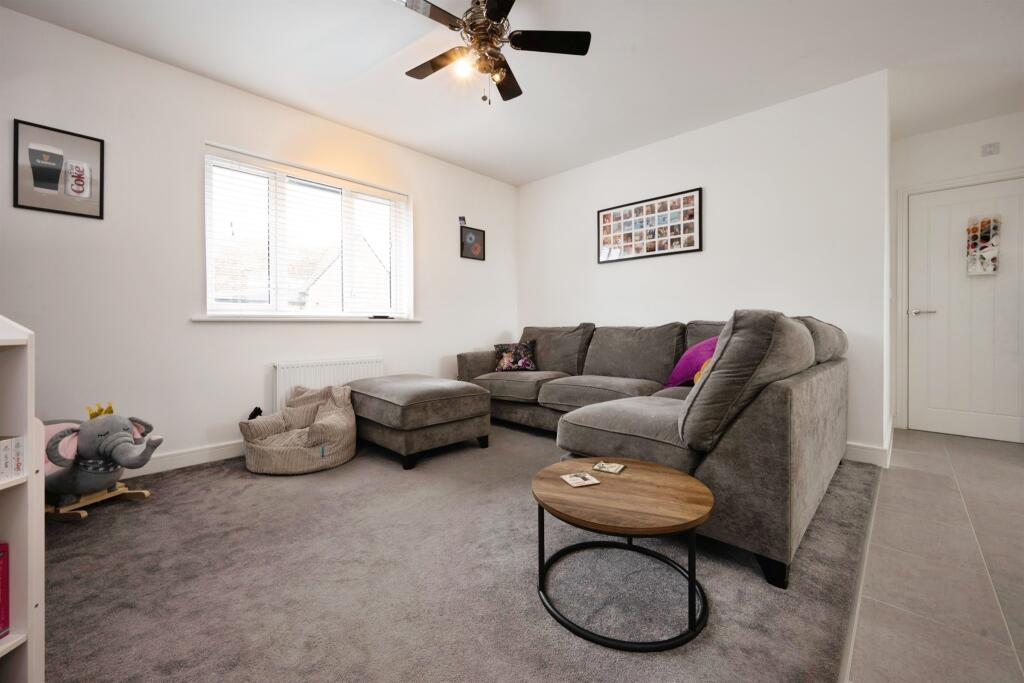 Apartment in Hemel Hempstead - View 5