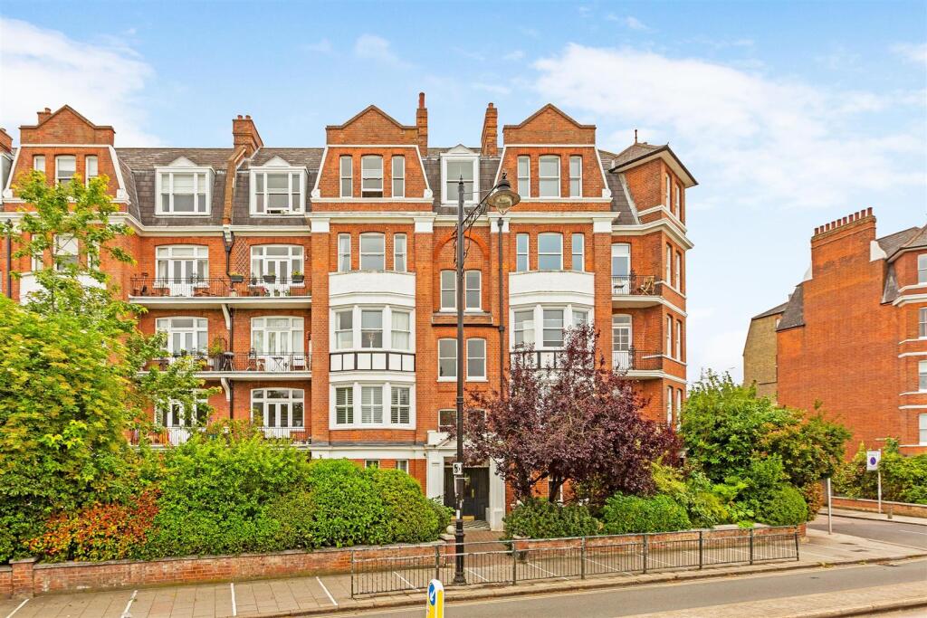 Apartment in London - View 3