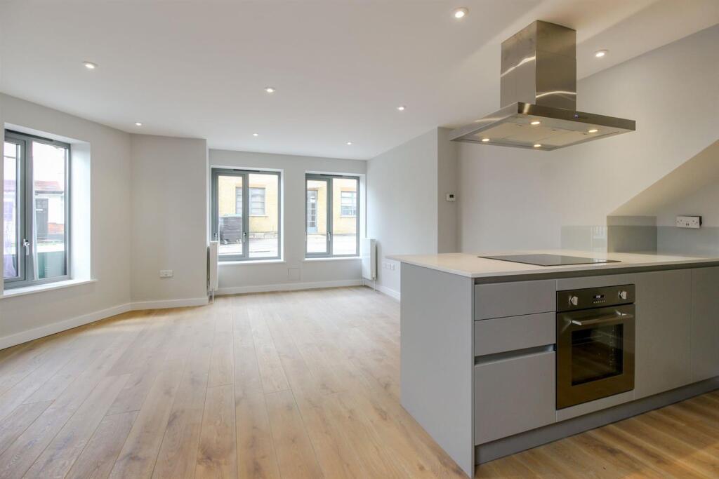 Main image of property: Cross Road, North Chingford E4