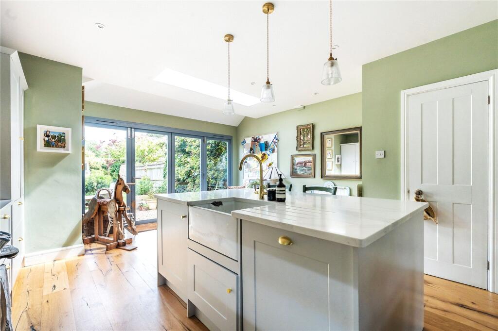 House in Reigate, South Park - View 5