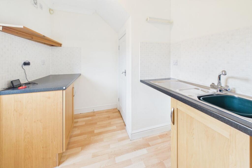 House in Oundle, North Northamptonshire - More