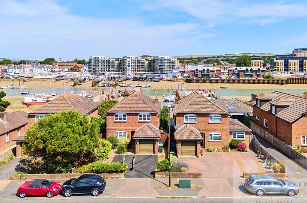 4-bed detached on Riverside, Shoreham-By-Sea, £739,950