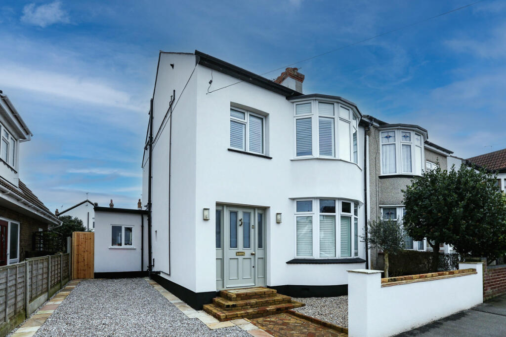 Main image of property: Cliffsea Grove, Leigh-on-sea, SS9