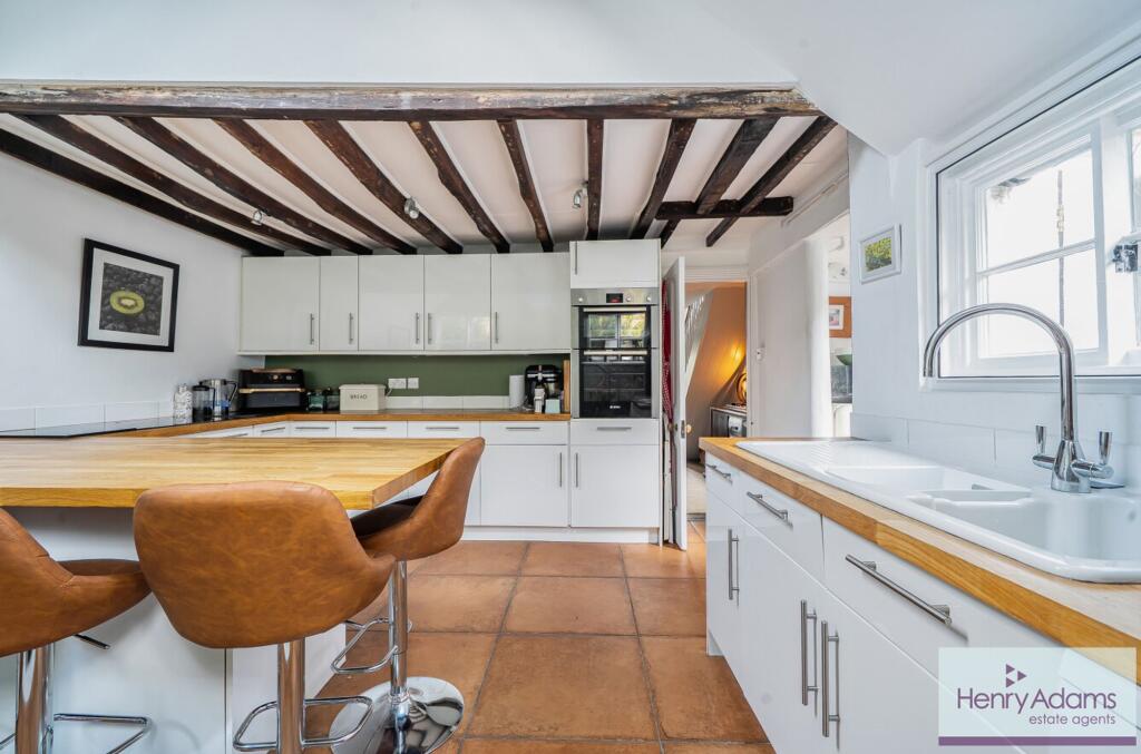 House in Guildford - View 2