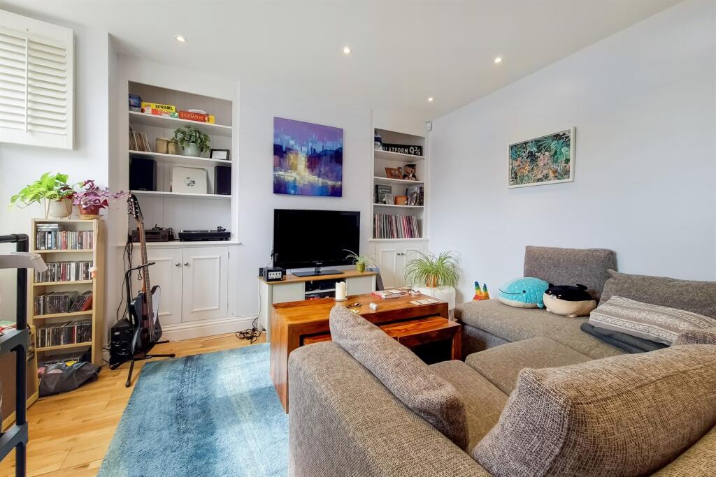 Apartment in London - View 2