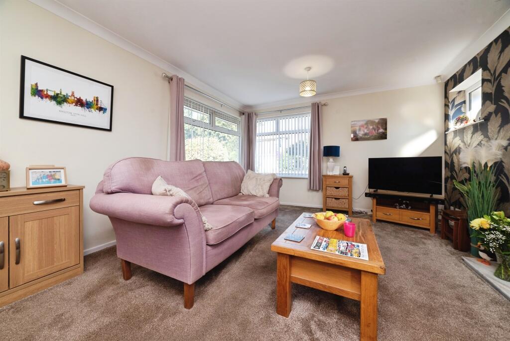 House in Hull - View 5
