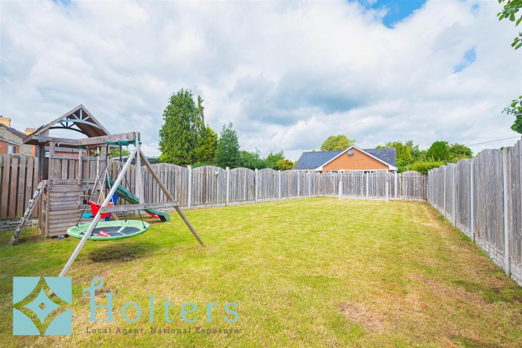 House in Llandrindod Wells - More