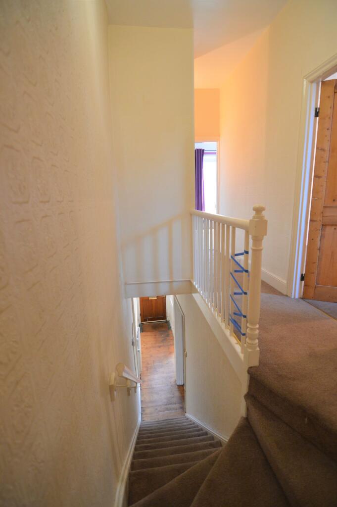 House in Northampton, West Northamptonshire - More