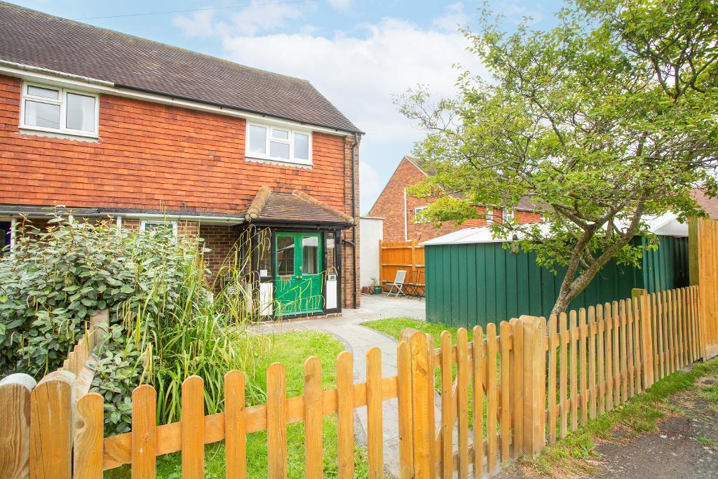 3-bed terraced on Beauford Road, Horam, East Sussex, TN21 0EB, £325,000
