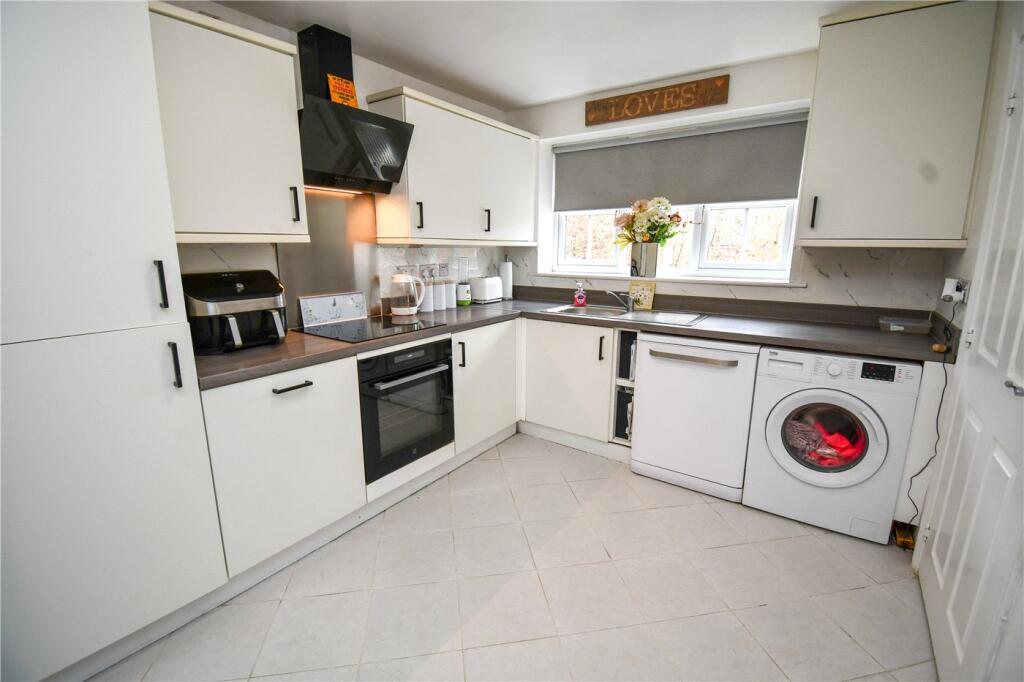 House in Ellesmere Port, Rossmore Estate - More