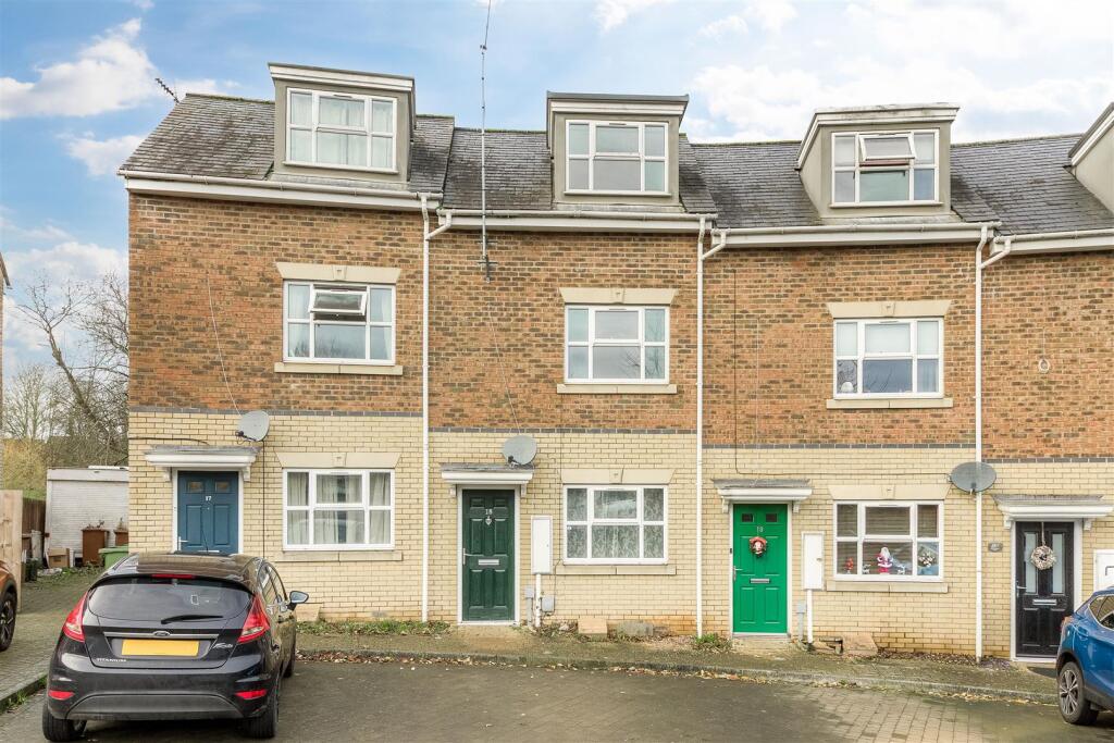 Main image of property: The Crescent, Wellingborough