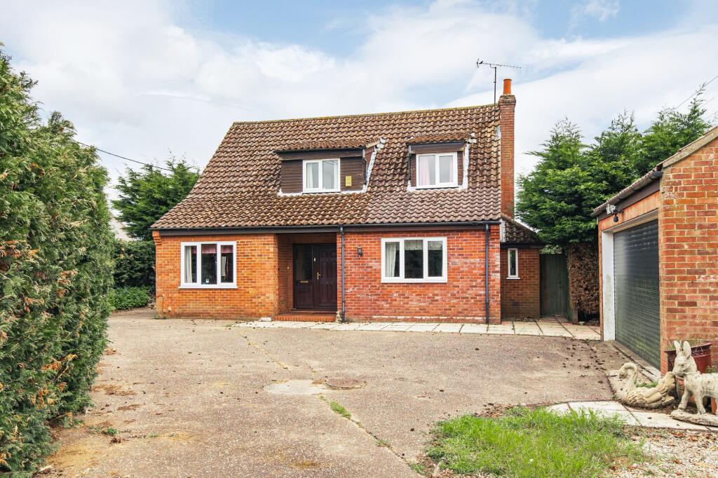 4-bed detached on Detached Chalet with Endless Potential in Docking, £375,000
