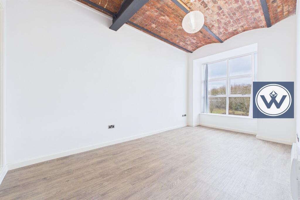 Main image of property: Spinning Mill At Victoria Mill, M40