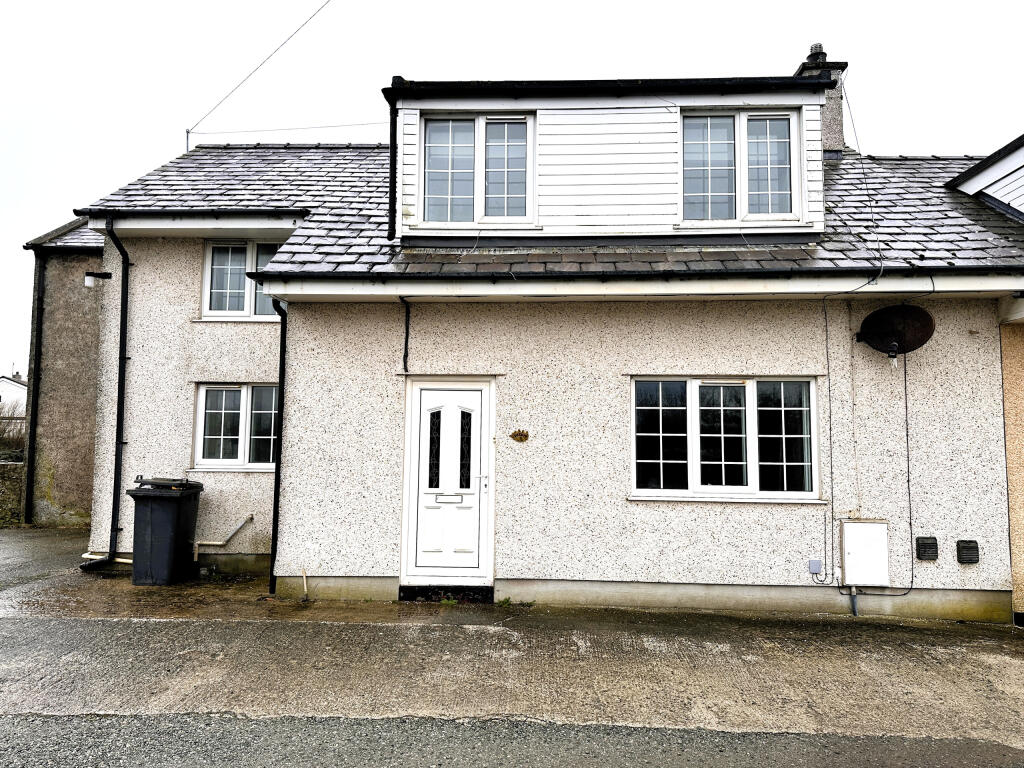 Main image of property: Derwyn, Caergeiliog, Caergybi, Ynys Mon